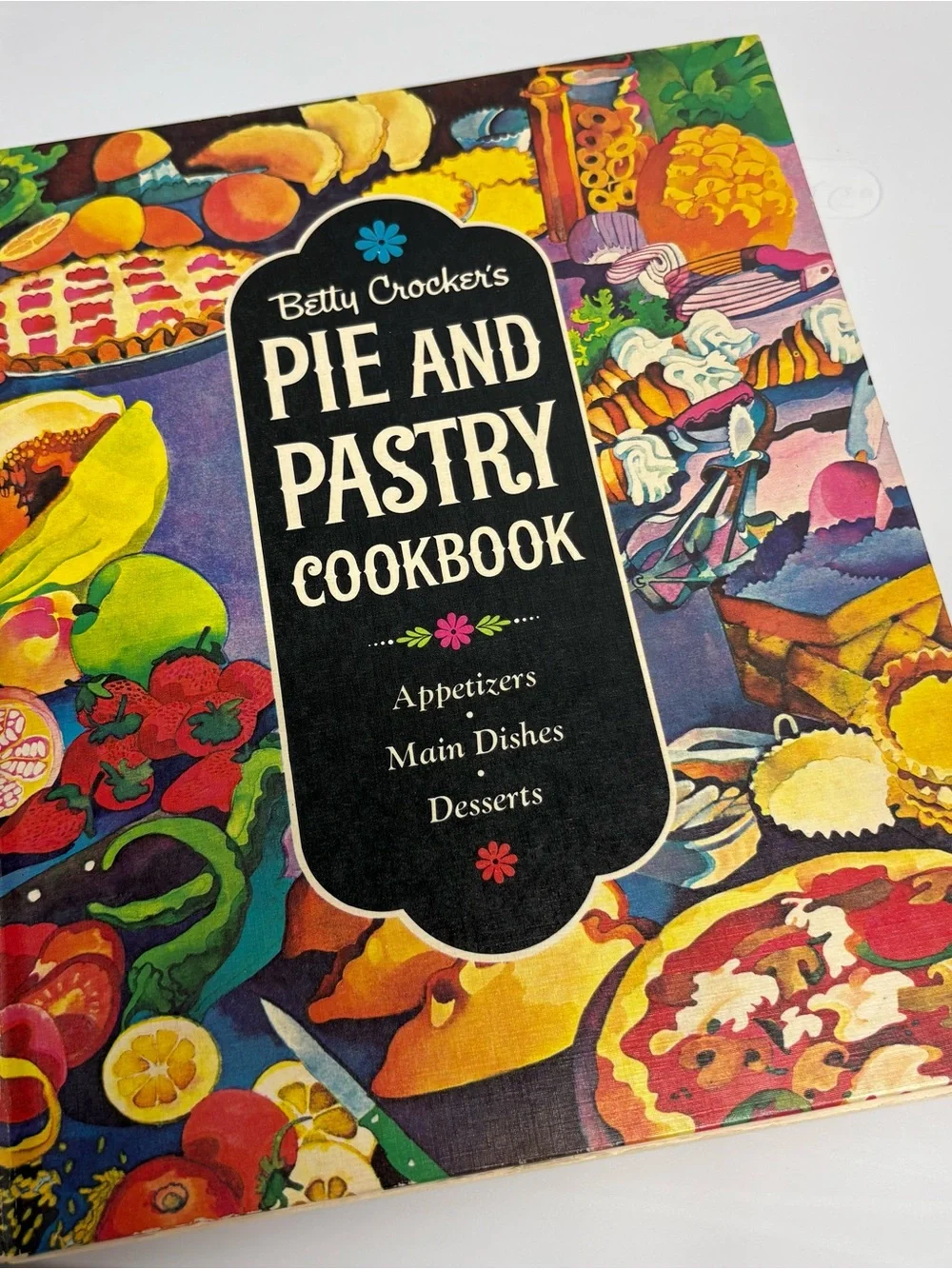Vintage 1968 Betty Crocker Pie and Pastry Cookbook - Multicolor